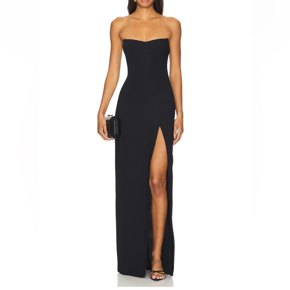 REVOLVE IVY GOWN IN BLACK
Amanda Uprichard